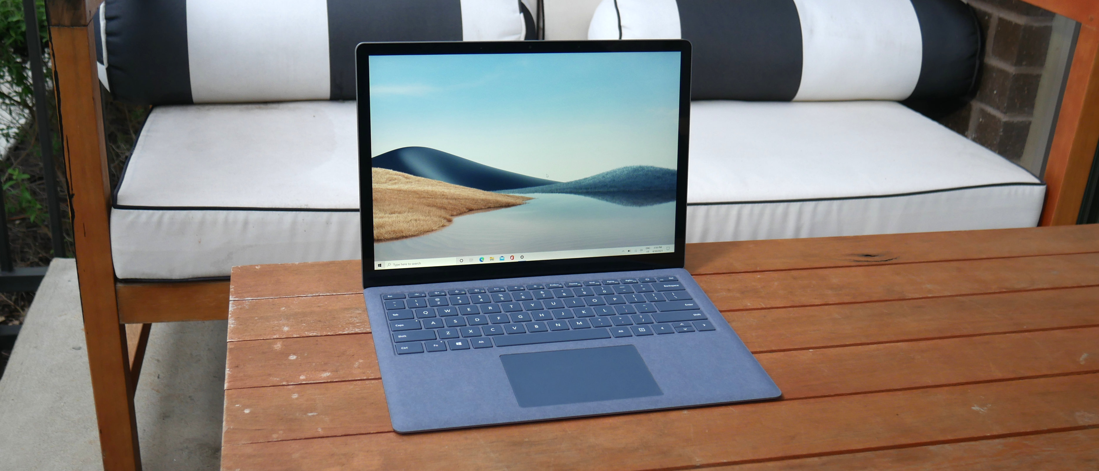thiết kế Surface Laptop 4